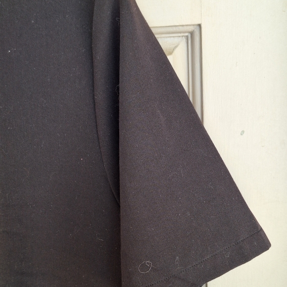 Mandala Plus Sz2XL Black V-Neck Scrub Top Nice - Picture 3 of 5